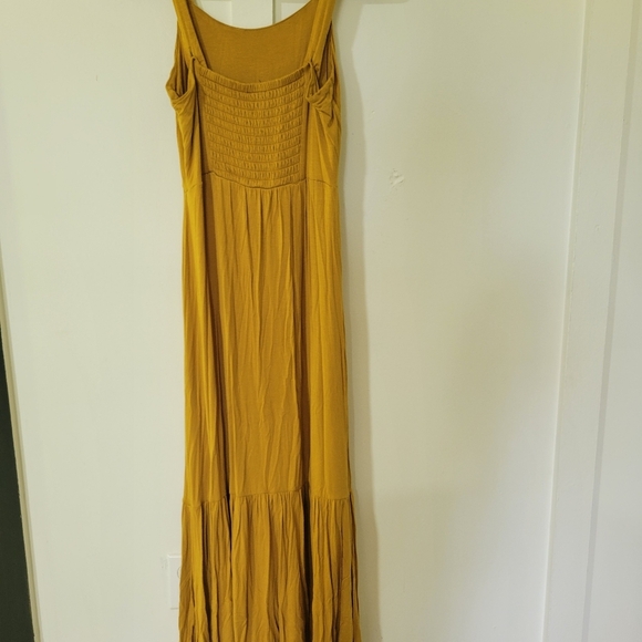 Mustard Yellow Sleeveless Dress - Picture 5 of 11